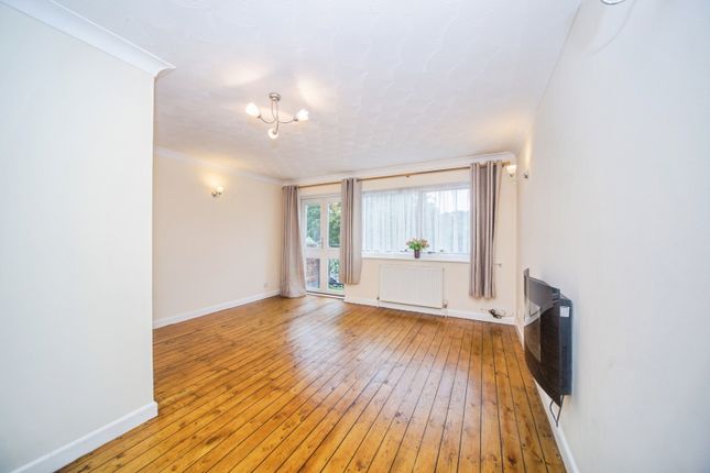 3, Brook Valley, Southampton photo 4