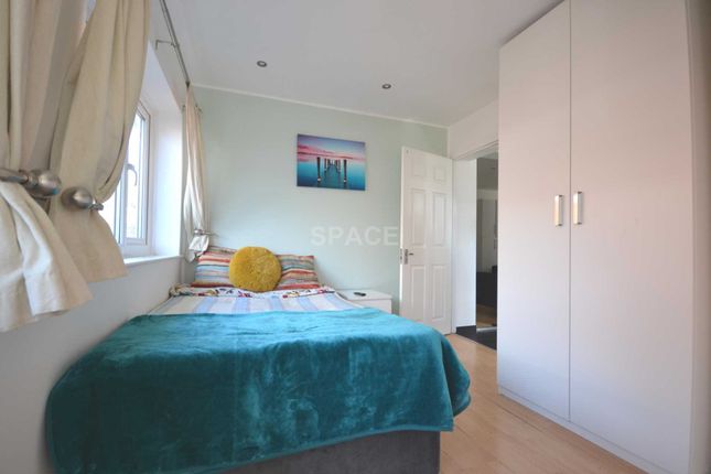 Room to rent in Montague Street, Caversham, Reading