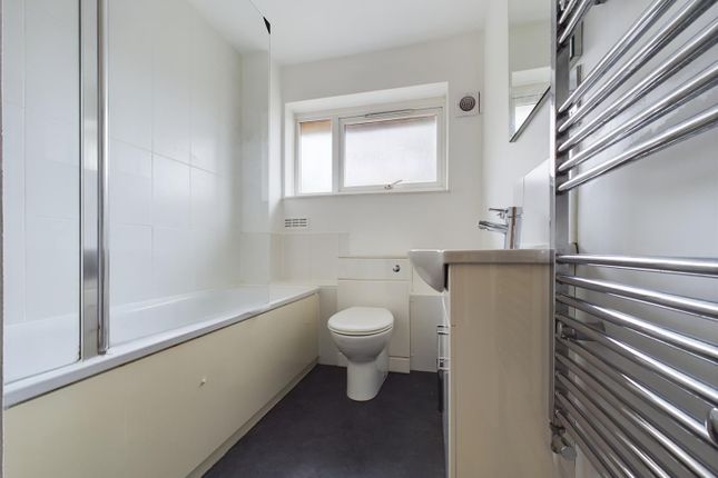19 Denland House, 117, Dorset Road, London photo 3