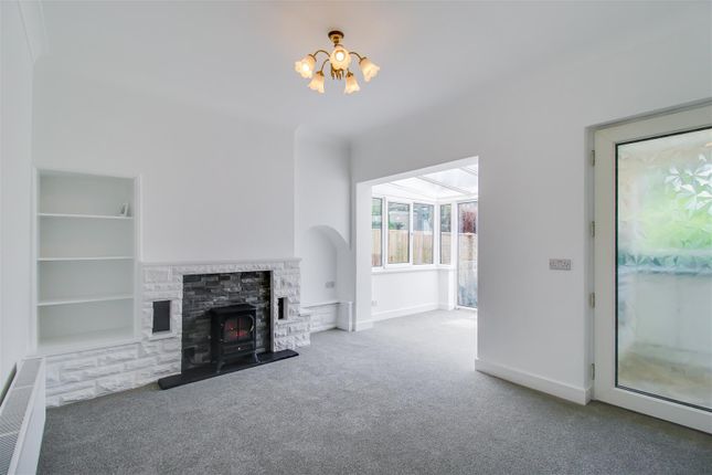 7, Mill Lane, Wakefield photo 2
