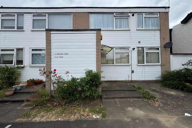 Thumbnail Flat for sale in Montgomery Road, Edgware