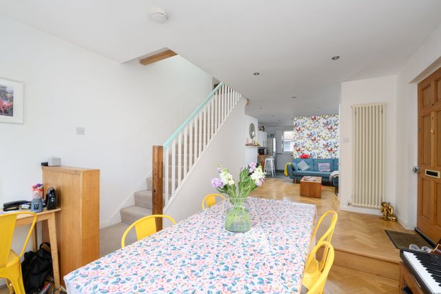 33, Primrose Road, Hersham Village photo 2