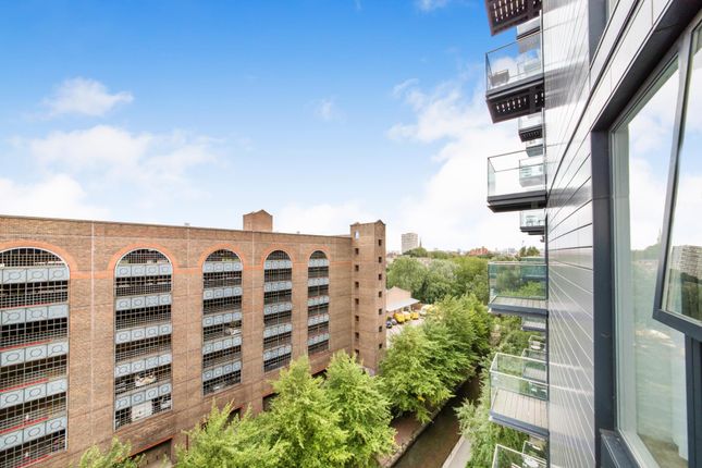 Flat for sale in Park Vista Tower, 21 Wapping Lane, London