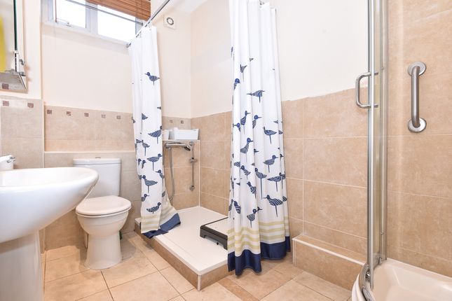 Flat 2, 125, Castelnau, London photo 4