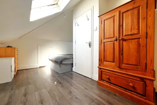 Flat 2, 82, Hermitage Road, Haringey photo 5