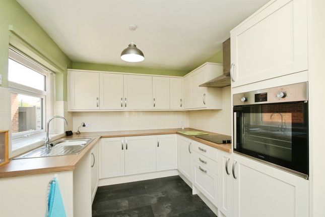 99, Whitethorn Close, York photo 2