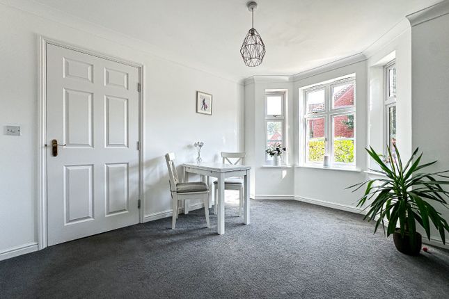 83 Burge Meadow, Cotford St. Luke, Somerset photo 2