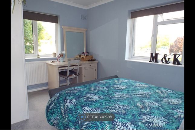 Marlowe Gardens, Romford photo 5