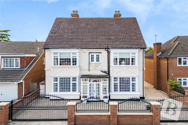 Thumbnail Detached house for sale in Walden Road, Hornchurch