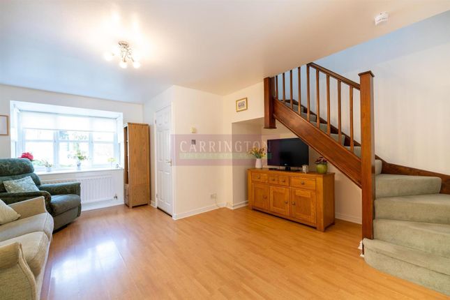 34, Fielders Way, Radlett photo 2