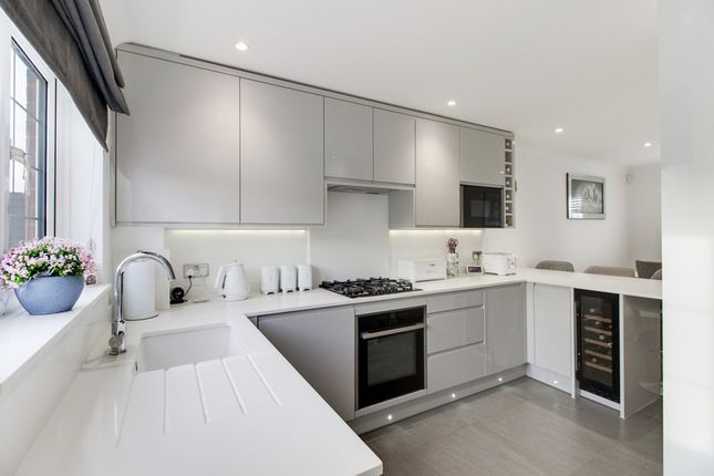 7, Thorpe Close, Wickford photo 3