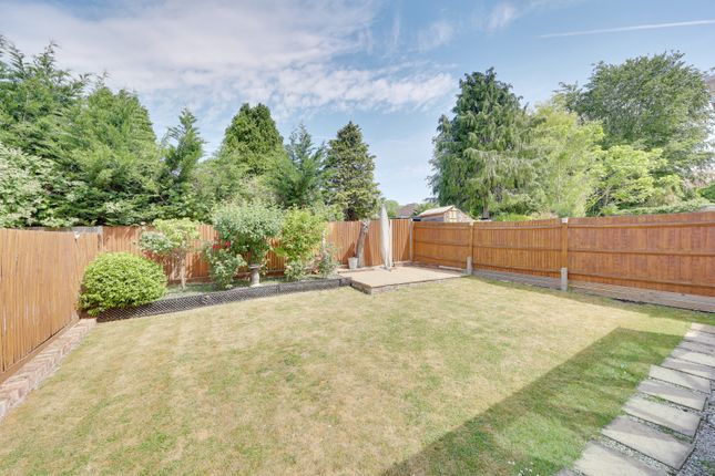 7, Abbey Close, Orpington photo 4