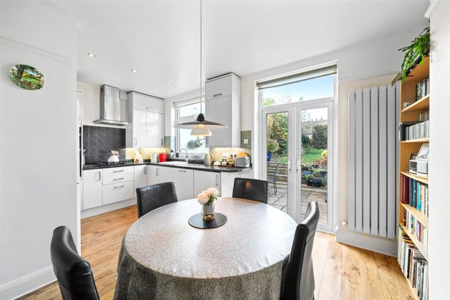 38, Brodrick Grove, London photo 4