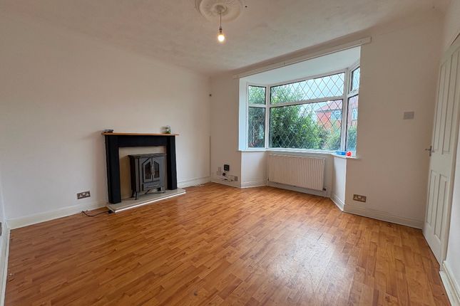 490 Plodder Lane, Bolton photo 2