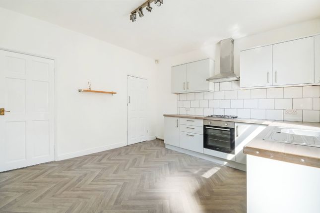 11, Scarsdale Road, Dronfield photo 2