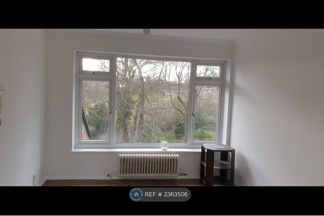 Bray Court, Plantation Road, Amersham photo 3