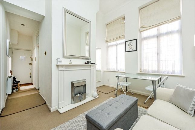 Thumbnail Studio to rent in Collingham Gardens, South Kensington, London