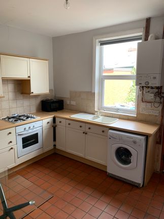 Thumbnail Shared accommodation to rent in Ratcliffe Road, Sheffield