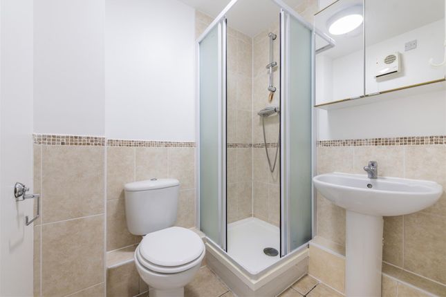 Flat 11, 2, Bradmore Court, Enstone Road, Enfield photo 4
