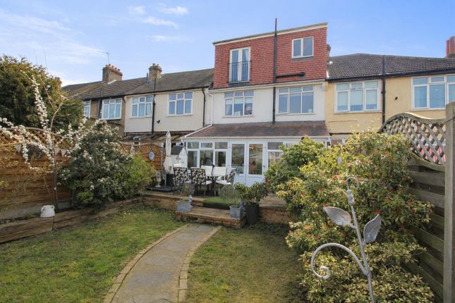 29, Godalming Avenue, Wallington photo 3