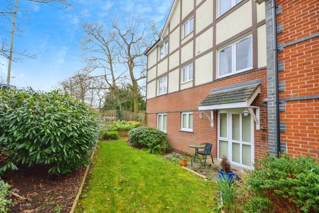 Flat for sale in Nanterre Court, Watford