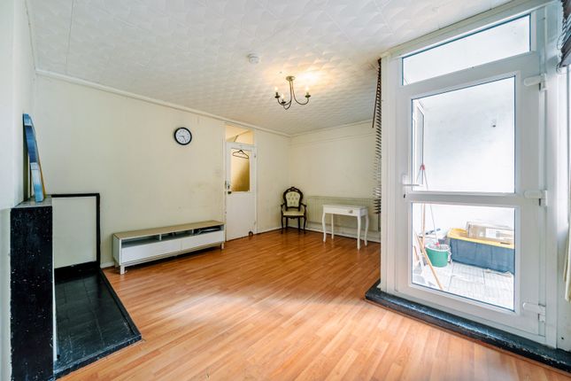 74, Marchwood Close, London photo 4