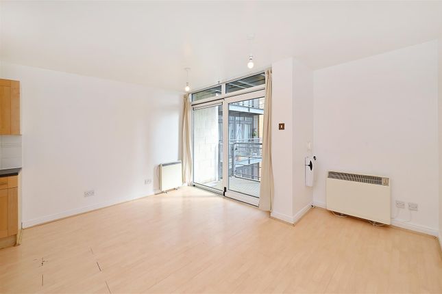 29, Lowestoft Mews,, London photo 4