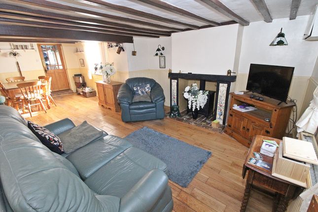 54 High Street, Greenfield, Bedfordshire photo 4
