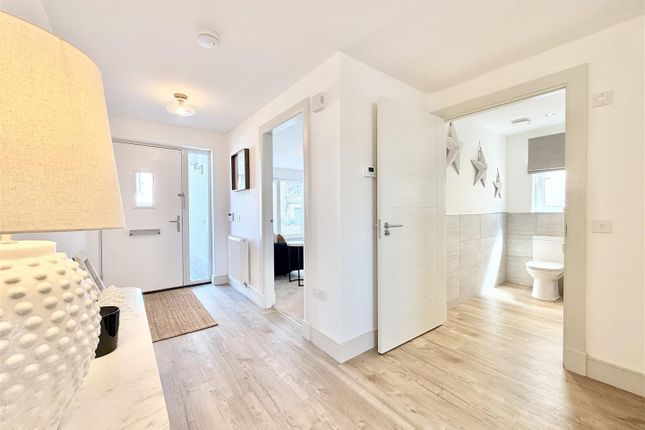 18, Swift Drive, Hamilton photo 2