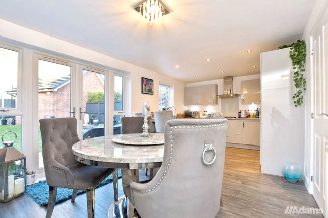 30, Swinley Forest Drive, Warrington photo 2