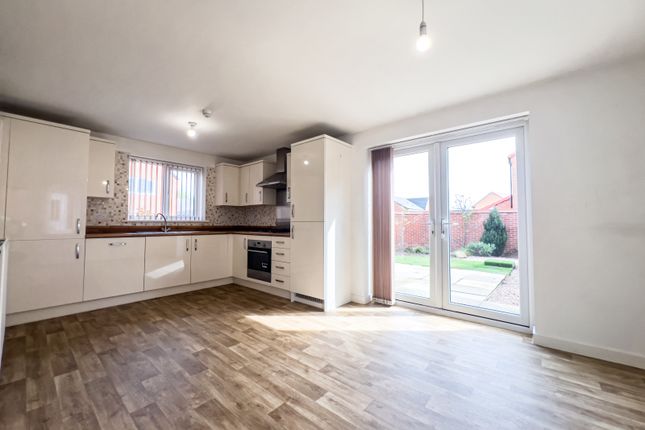 Detached house to rent in Stanground South, Peterborough