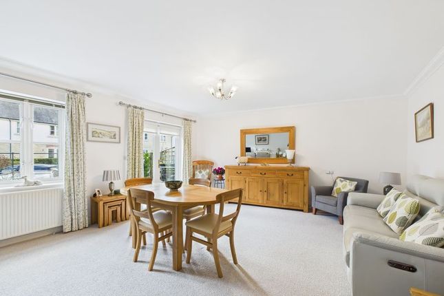 19, Millbrook Walk, Stroud photo 3