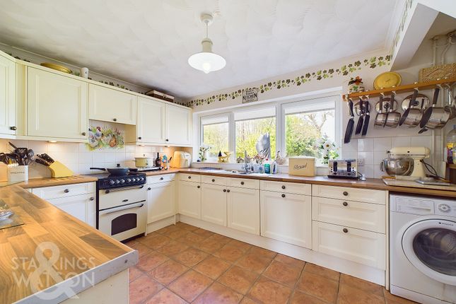 Thumbnail Property for sale in Low Street, Oakley, Diss