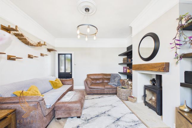32, Blenheim Hill, Batley photo 3