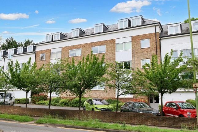 Thumbnail Flat to rent in Brook Court, Watling Street, Radlett