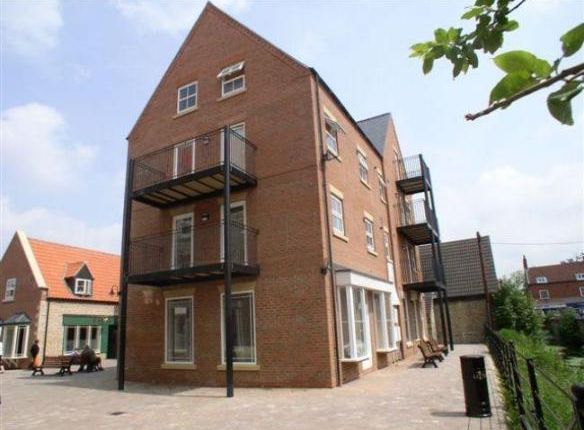 Thumbnail Flat to rent in Millstream Square, Sleaford, Lincs