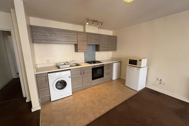 Flat 3, 28-29, Western Road, Hove photo 4
