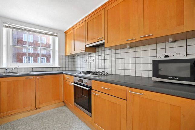 Flat for sale in Kendal Street, Bayswater, London