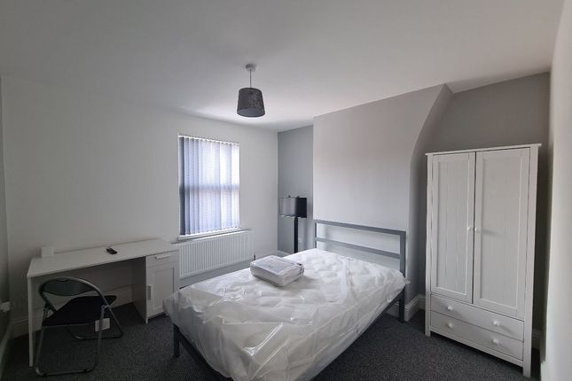 Thumbnail Room to rent in Cauldon Road, Stoke-On-Trent