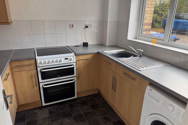 33, Sherwood Drive, DAVENTRY photo 3