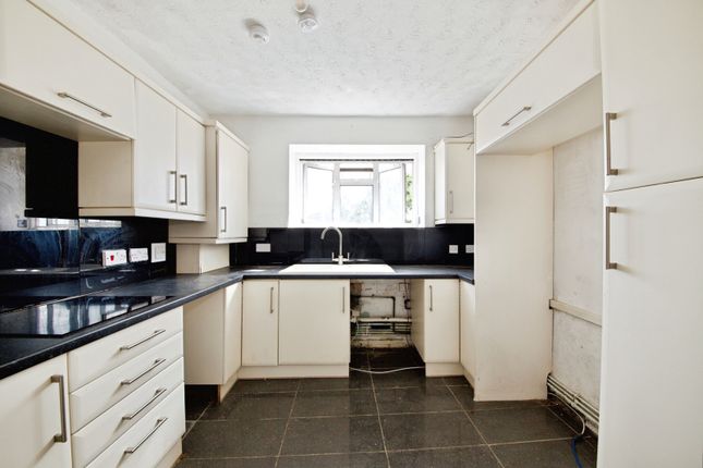6 Langport House,, Leyburn Road, Essex photo 3