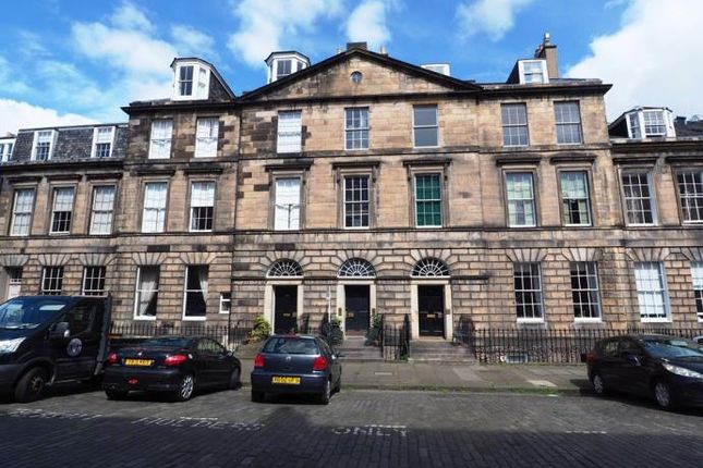 3 bed flat to rent in 16 Broughton Place, Edinburgh EH1