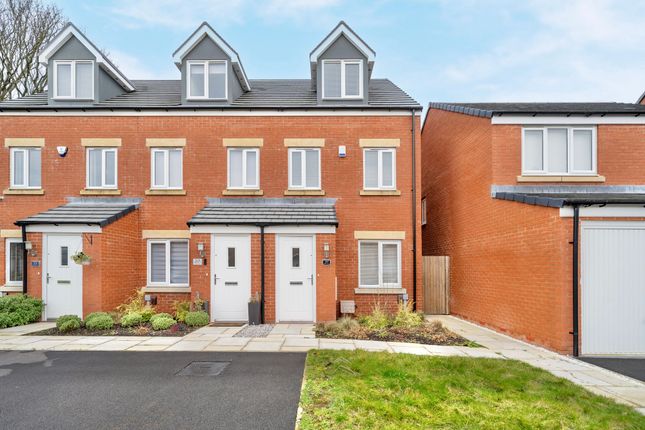 Town house for sale in Goldcrest Road, Maghull
