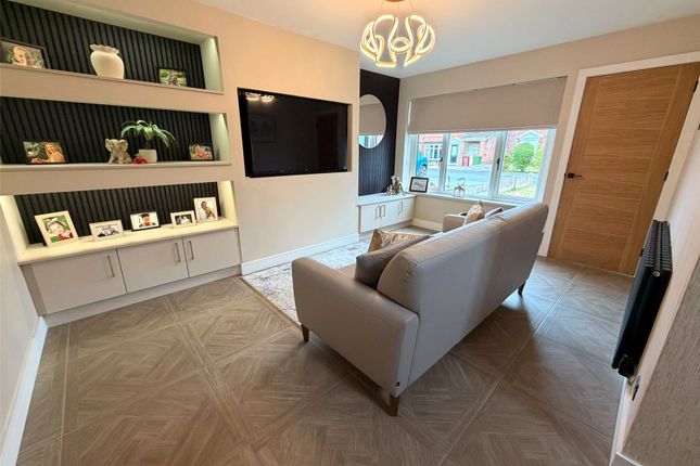 1, Stanley Close, Bolton photo 2