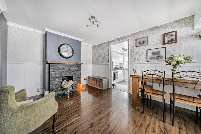 2, Park Crescent, Crowborough photo 3