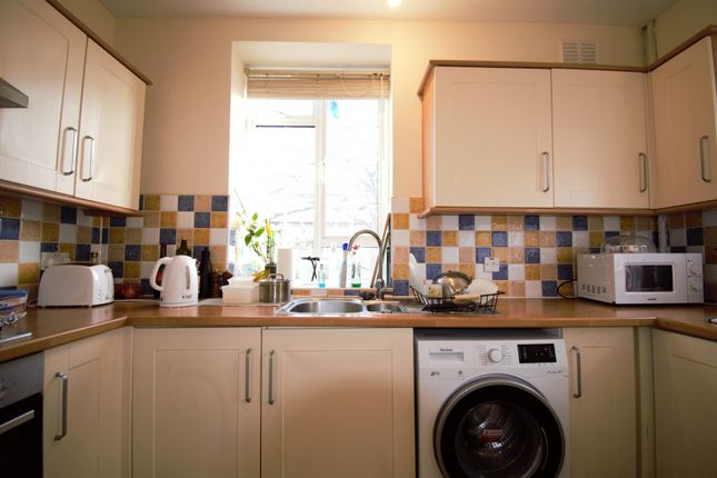 Thumbnail Room to rent in Frithville Gardens, London