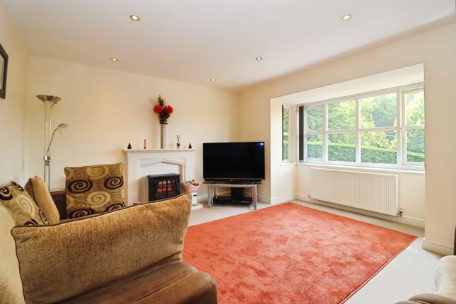 1, Deans Close, Chesterfield photo 2