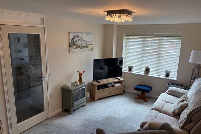 26 Clare Court, Clarence Road, Fleet photo 4