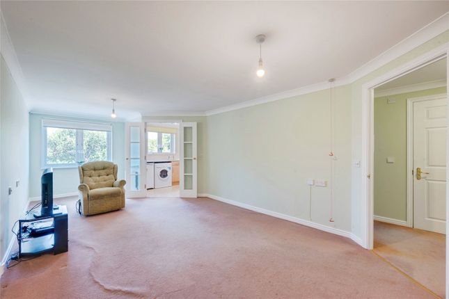 18, Bradbury Court, Raynes Park photo 4