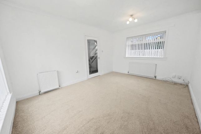 28, Campbell Avenue, Stevenston photo 5